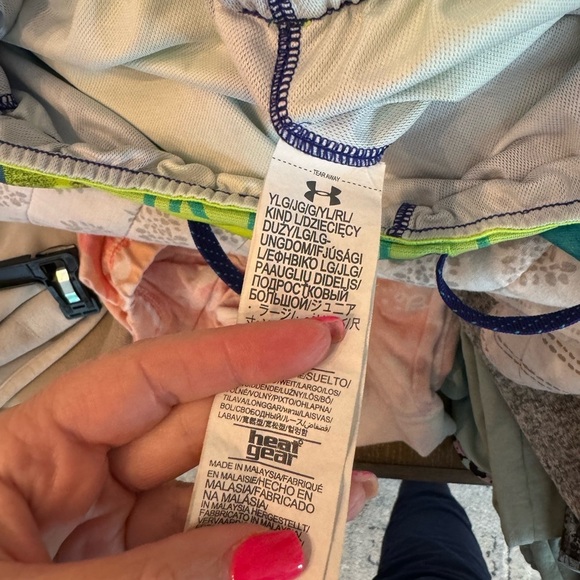 Girls Under Armour athletic shorts - Picture 3 of 3